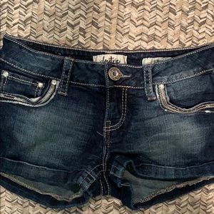 Buckle jean shorts